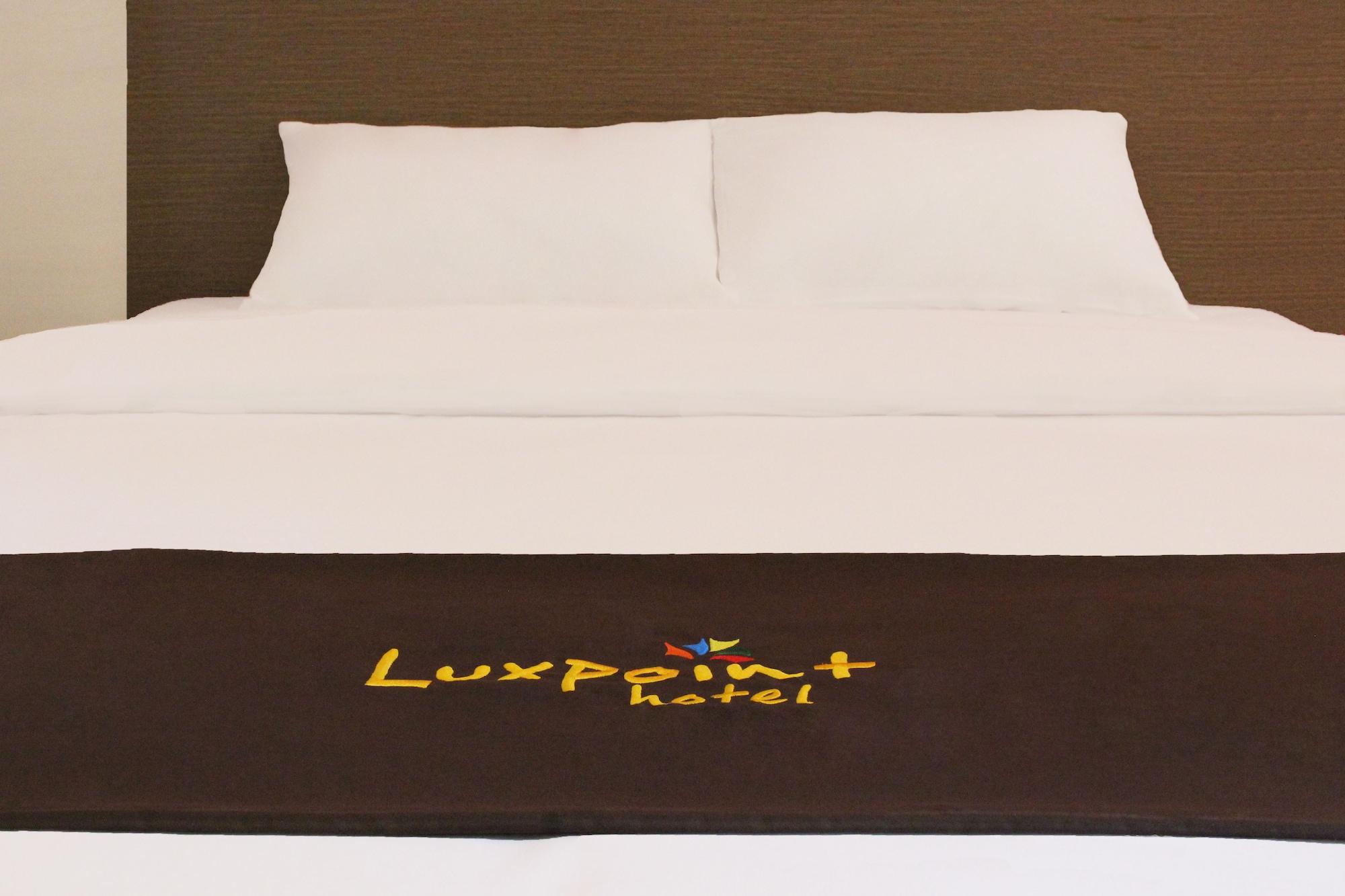 Luxpoint Hotel Baratajaya Surabaya Exteriör bild