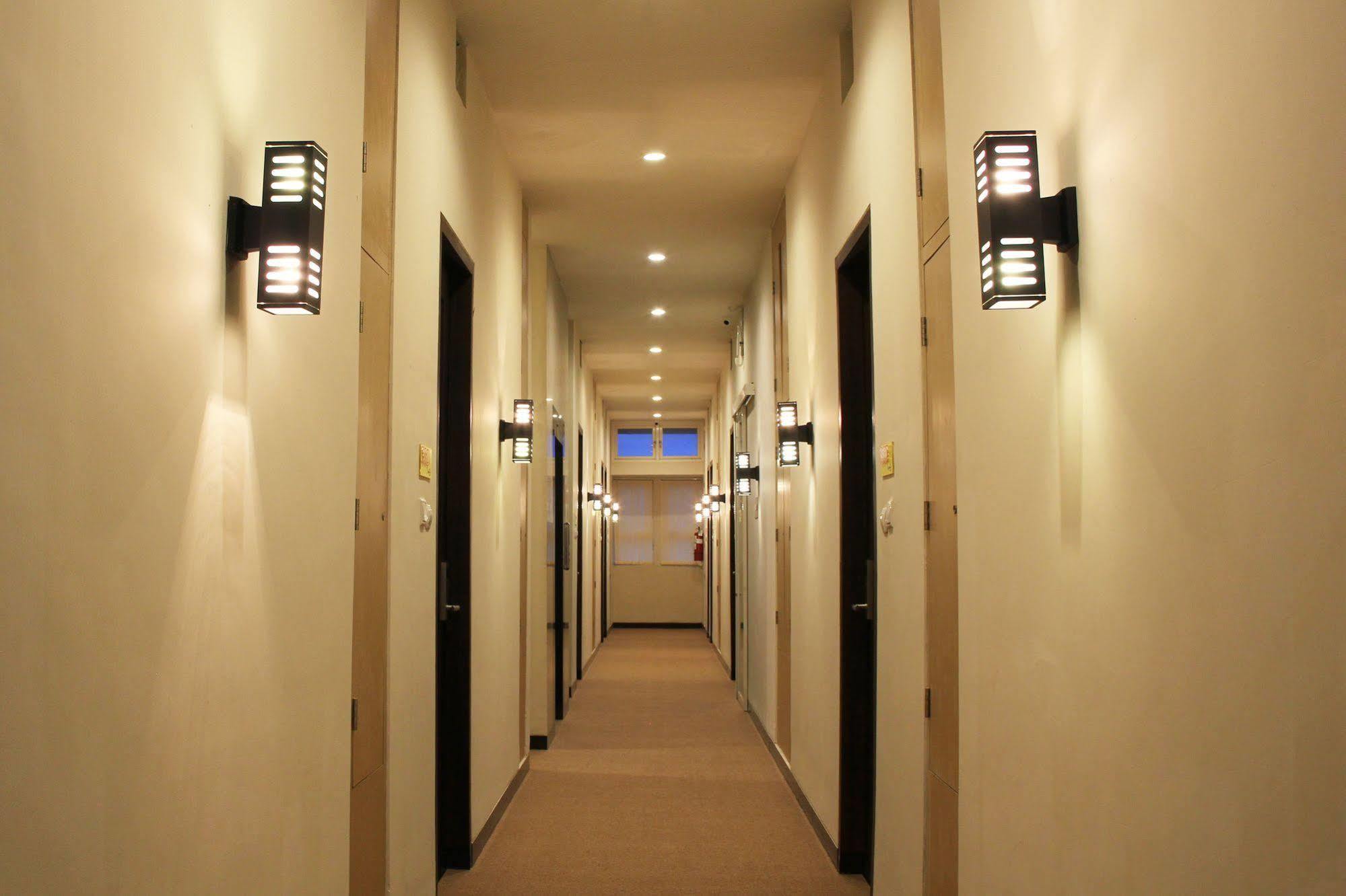 Luxpoint Hotel Baratajaya Surabaya Exteriör bild