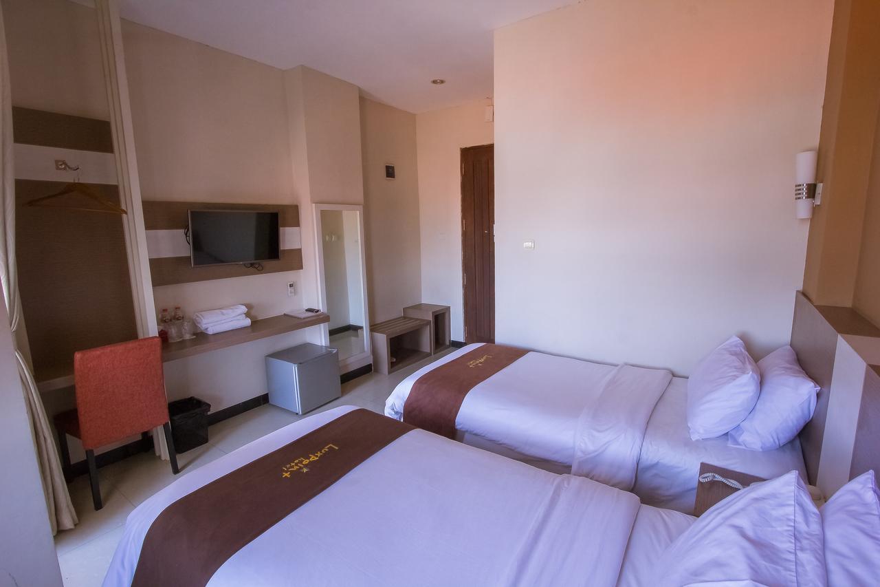 Luxpoint Hotel Baratajaya Surabaya Exteriör bild